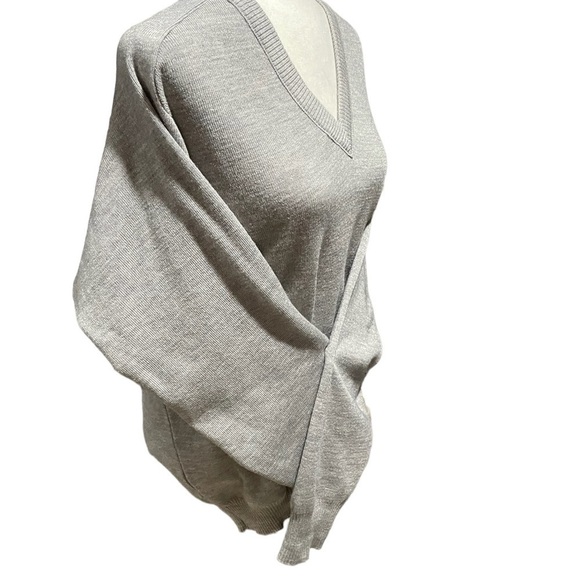 White Ram Moulaine Gray Heathered VNeck Pullover-30% Wool -Size XL - Picture 7 of 10
